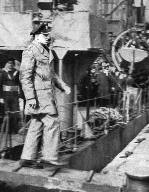 Commander Otto Kretschmer comes ashore in England after the sinking of U-99 in the spring of 1941.
